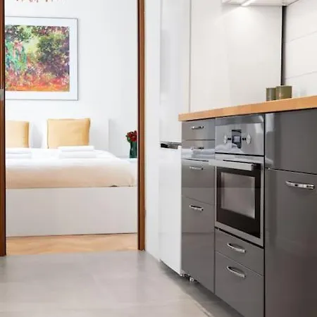 Househost - Krowoderska 55