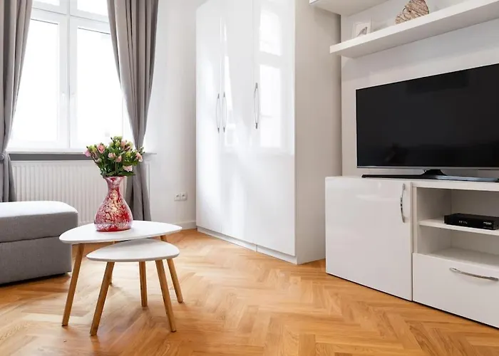 Househost - Krowoderska 55